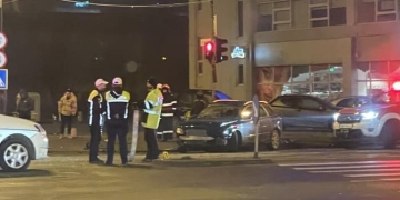 Patru tineri, la spital după ce două mașini s-au ciocnit la intersecția străzii Gh. Lazăr cu Circumvalațiunii