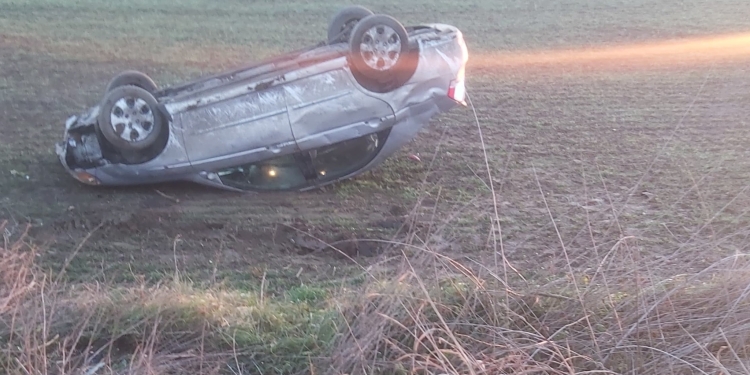 Femeie rănită după ce s-a răsturnat cu mașina la ieșire din Timișoara FOTO