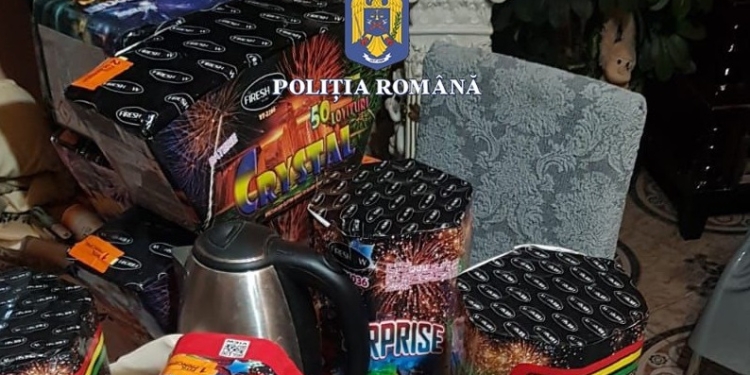 Percheziții la persoane din Lugoj care au vândut ilegal petarde și artificii FOTO