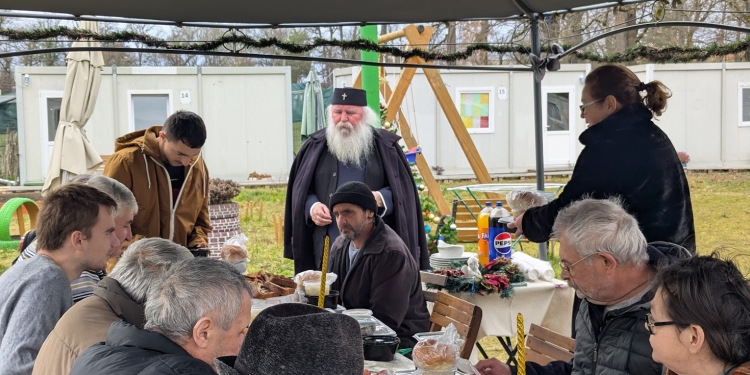 Mitropolitul Banatului și-a serbat onomastica printre oameni nevoiași