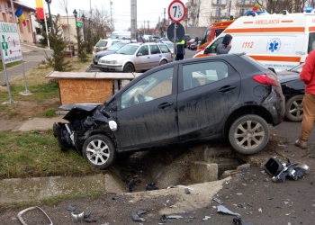 Accident la Remetea Mare. Două persoane au ajuns la spital