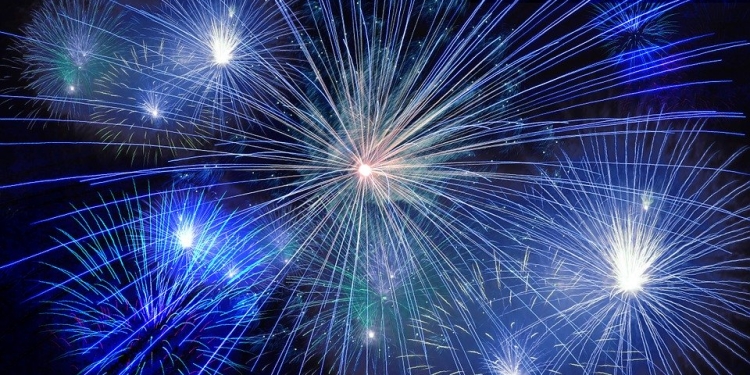Amendă usturătoare pentru foc de artificii fără avize de Revelion, într-o localitate din Timiș