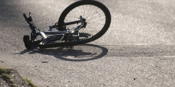 Biciclist beat, lovit de mașină pe o trecere de pietoni din Timișoara