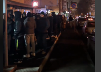 Zeci de timișoreni, la coadă pentru a primi clătite gratis
