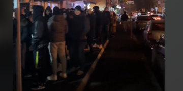 Zeci de timișoreni, la coadă pentru a primi clătite gratis