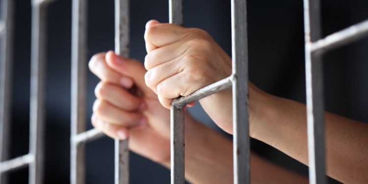 Nici ordinul de protecție nu l-a ținut departe de iubită! Doar gratiile