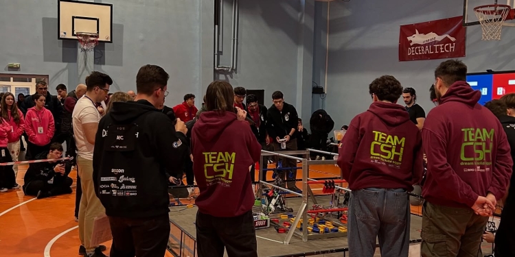 Prima competiție de robotică din România organizată pe un aeroport, la Timișoara