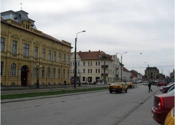 Scandal între doi elevi din Timișoara! Un băiat i-a turnat o sticlă cu apă în cap unei colege