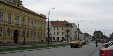 Scandal între doi elevi din Timișoara! Un băiat i-a turnat o sticlă cu apă în cap unei colege