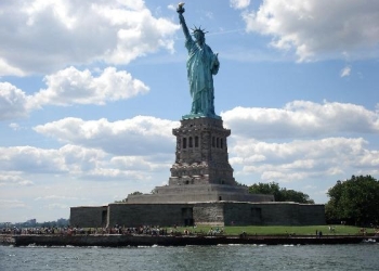 Românii nu mai au nevoie de viză pentru a călători în SUA