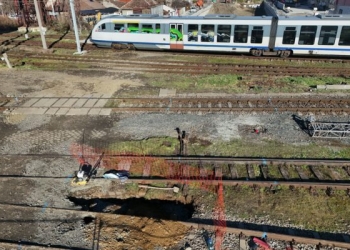 Împingerea chesonului pe șantierul pasajului Solventul, temporar suspendată, după ce o bucată de pământ s-a surpat