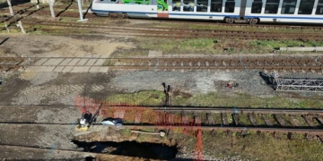 Împingerea chesonului pe șantierul pasajului Solventul, temporar suspendată, după ce o bucată de pământ s-a surpat