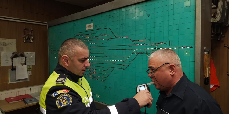 Controale pentru a-i prinde pe angajații CFR din vestul țării care vin beți la muncă