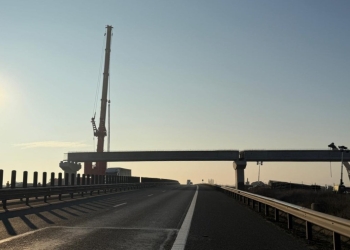 Trafic deviat și joi noaptea, pentru montarea de grinzi peste autostrada A1, în Timiș