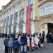 Coadă uriașă în Piața Unirii! Este acces gratuit la expoziția „Luminile lui Caravaggio”