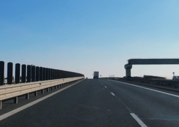 Atenție, șoferi! Trafic închis pe A1, între Orțișoara și Giarmata, pentru montarea unor grinzi uriașe peste autostradă