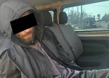 Tânăr cu copilul de mână, amenințat cu un cuțit de un bărbat care i-a cerut o țigară în centrul Timișoarei