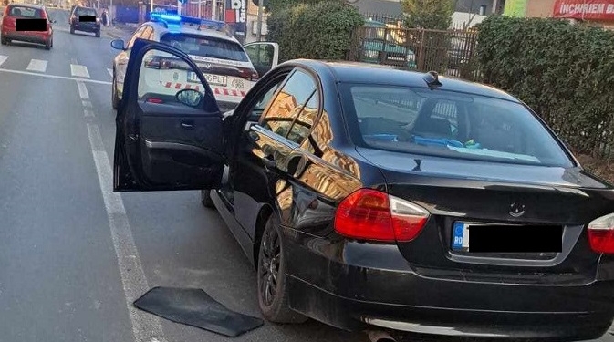 Bărbat prins beat la volan, după ce i s-a stricat mașina în mijlocul drumului, la Timișoara FOTO