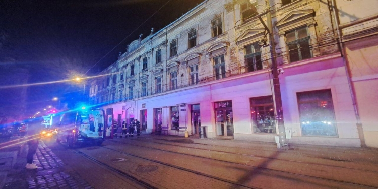 Bătrână carbonizată, în urma unui incendiu izbucnit într-un apartament din Piața Traian din Timișoara