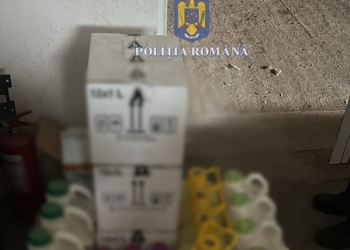 200 de litri de erbicid expirat, descoperit de polițiștii din Timiș la mai multe firme