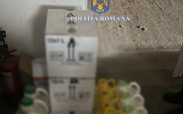 200 de litri de erbicid expirat, descoperit de polițiștii din Timiș la mai multe firme