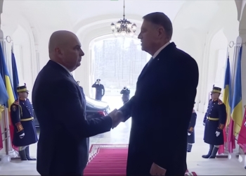 Klaus Iohannis către Ilie Bolojan, la predarea mandatului de președinte al țării: „Să aveți grijă de România!”