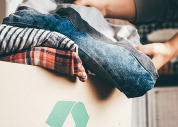 Cu un telefon scapi de deșeurile textile la Timișoara