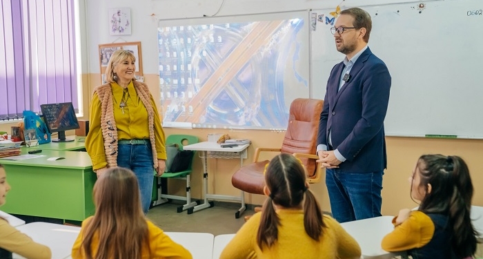 Primăria Timișoara a dotat toate clasele din ciclul primar cu mobilier modern FOTO