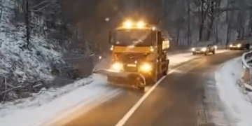 Ninge ca-n povești în unele zone din vestul țării! Drumarii sunt la datorie