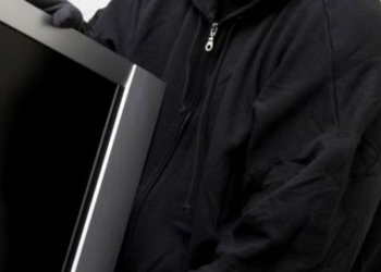 Atenție cui închiriați locuințele! Un tânăr a furat televizorul și mai multe electrocasnice din apartamentul unei timișorence