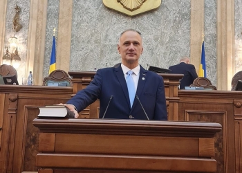 Senatorul USR de Timiș, Sorin Șipoș îi cere imperativ președintelui interimar, Ilie Bolojan, demiterea șefului SIE