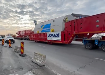 A intrat în țară cel mai mare transport agabaritic care a rulat până acum pe șoselele din România