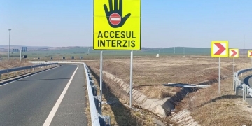 Noi indicatoare care avertizează asupra accesului interzis, montate pe autostrăzile din vestul țării FOTO