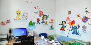 Pereți colorați la Clinica de Pediatrie Bega din Timișoara, datorită implicării a 12 tineri artiști FOTO