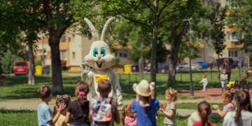 Vânătoare de ouă de ciocolată la Târgul de Paște din Timișoara