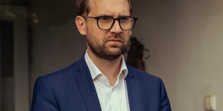 Dominic Fritz: „Țeparii să plătească”! Firma care reabilitează Cinema Dacia ar putea plăti penalități de 11,6 milioane de lei