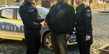 Polițiștii din județul Timiș au returnat un portofel pierdut
