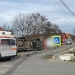 Ambulanță lovită de o mașină într-o localitate din Timiș! Trei persoane rănite