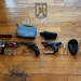 Arme deținute ilegal, ridicate de polițiști de la locuința unui bărbat din Timișoara