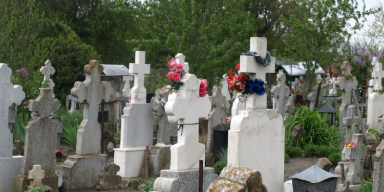 Bărbat mort, găsit în anexa unui cimitir din Timișoara