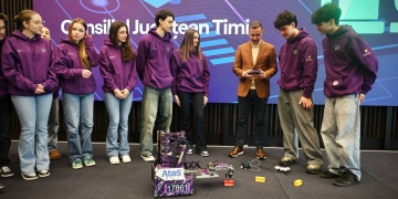 Sprijin financiar de la CJ Timiș pentru elevii din Timișoara calificați la o competiție internațională de robotică, în SUA