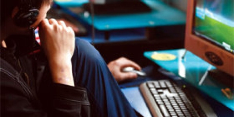 Tânăr arestat pentru pornografie infantilă! A șantajat o fată de 13 ani din Timișoara