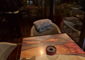 Continuă fumatul în terase închise din Timișoara, deși este interzis! ISU Timiș a aplicat amenzi usturătoare