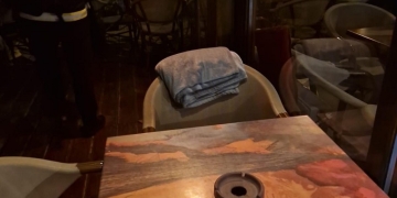 Continuă fumatul în terase închise din Timișoara, deși este interzis! ISU Timiș a aplicat amenzi usturătoare