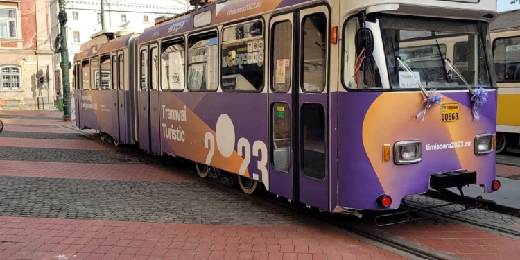 Explorează Timișoara cu Tramvaiul Turistic