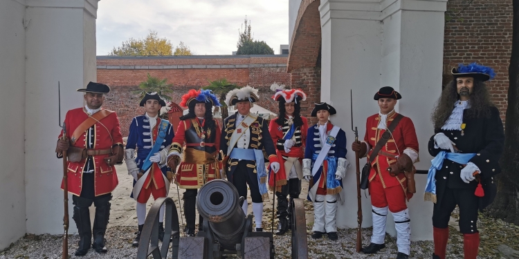 Schimb de gardă în curtea Bastionului Theresia