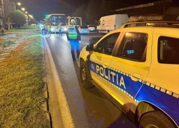 O femeie care mergea pe marginea drumului, lovită de un autobuz, la Timișoara