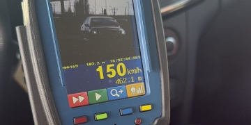 Zeci de șoferi au rămas fără permis din cauza vitezei, pe drumurile din Timiș