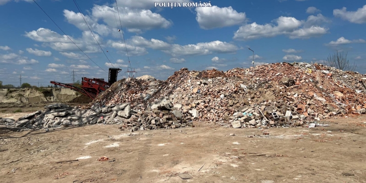 Mii de tone de deșeuri găsite de polițiștii și inspectorii de la Mediu, în Timișoara