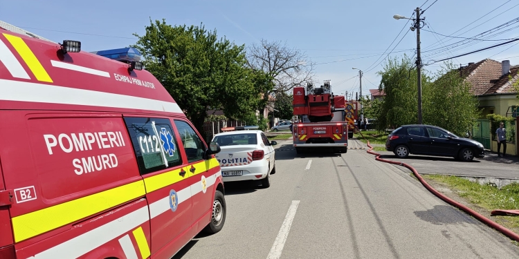 O casă din cartierul Ciarda Roșie a ars aproape în totalitate
